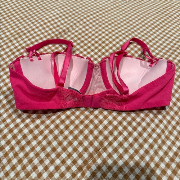 Victoria’s Secret Pink Lace Bra with Underwire - Picture 4 of 5